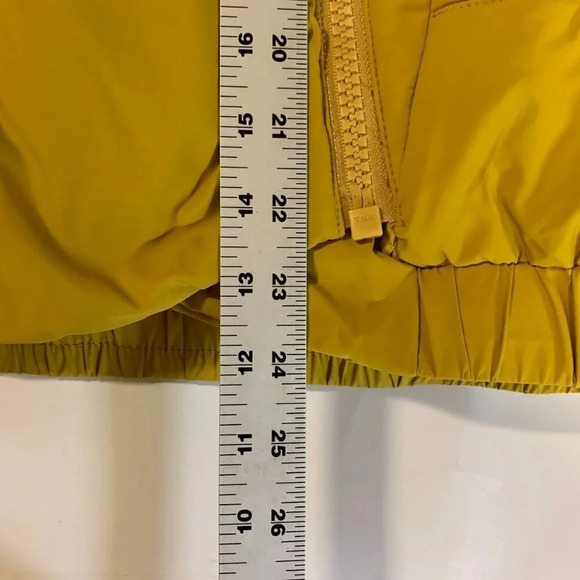 Cabi‎ Women's Puff Piece Cropped Oversized #4228 Nylon Puffer Coat Size XS - Picture 14 of 14